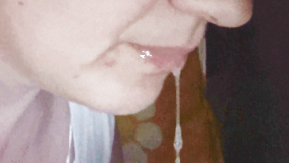 MARY DRIPPING SPERM FROM HER LIPS